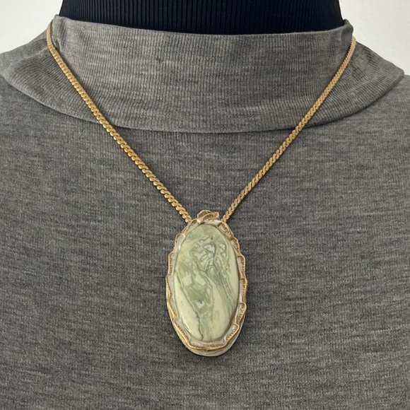 adina mills Jewelry - Adina Mills Mini 2025 Collection STONE UNKNOWN Gold and Cream Pendant Necklace